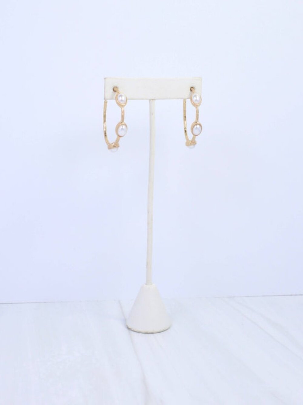 Caroline Hill Worn Gold Arabelle Oval Pearl Hoop Earring